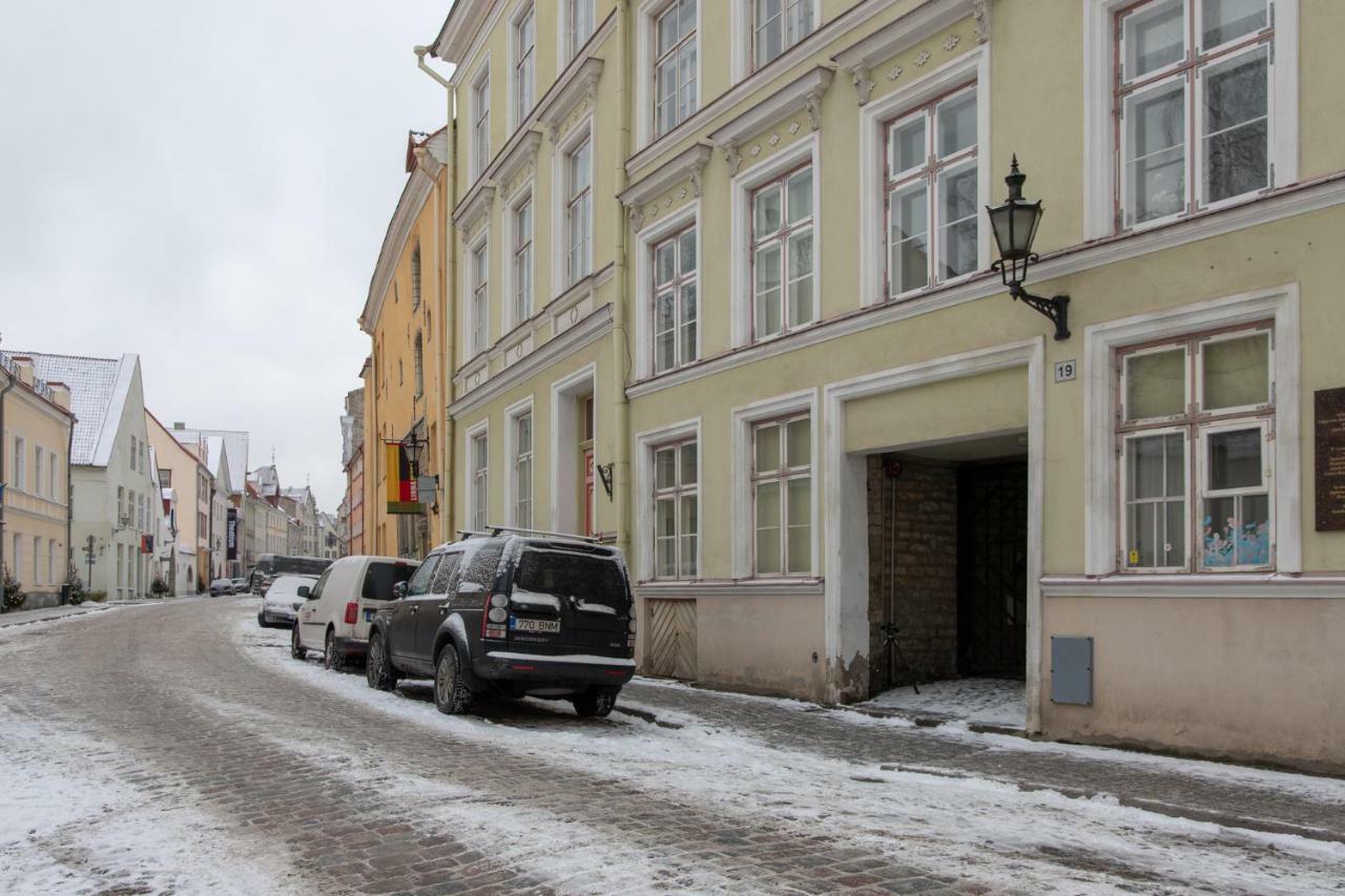 Exclusive Charm Of The Old Huoneisto