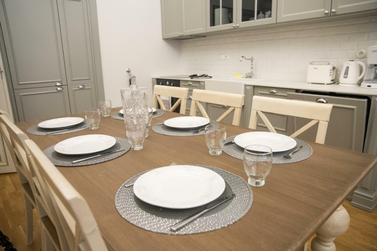 Exclusive Charm Of The Old Apartament *
